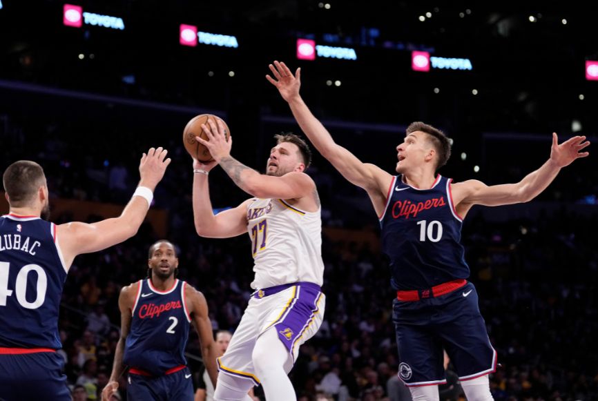 NBA: Lejkersi ponovo nadigrali Kliperse, Bogdanović dvocifren